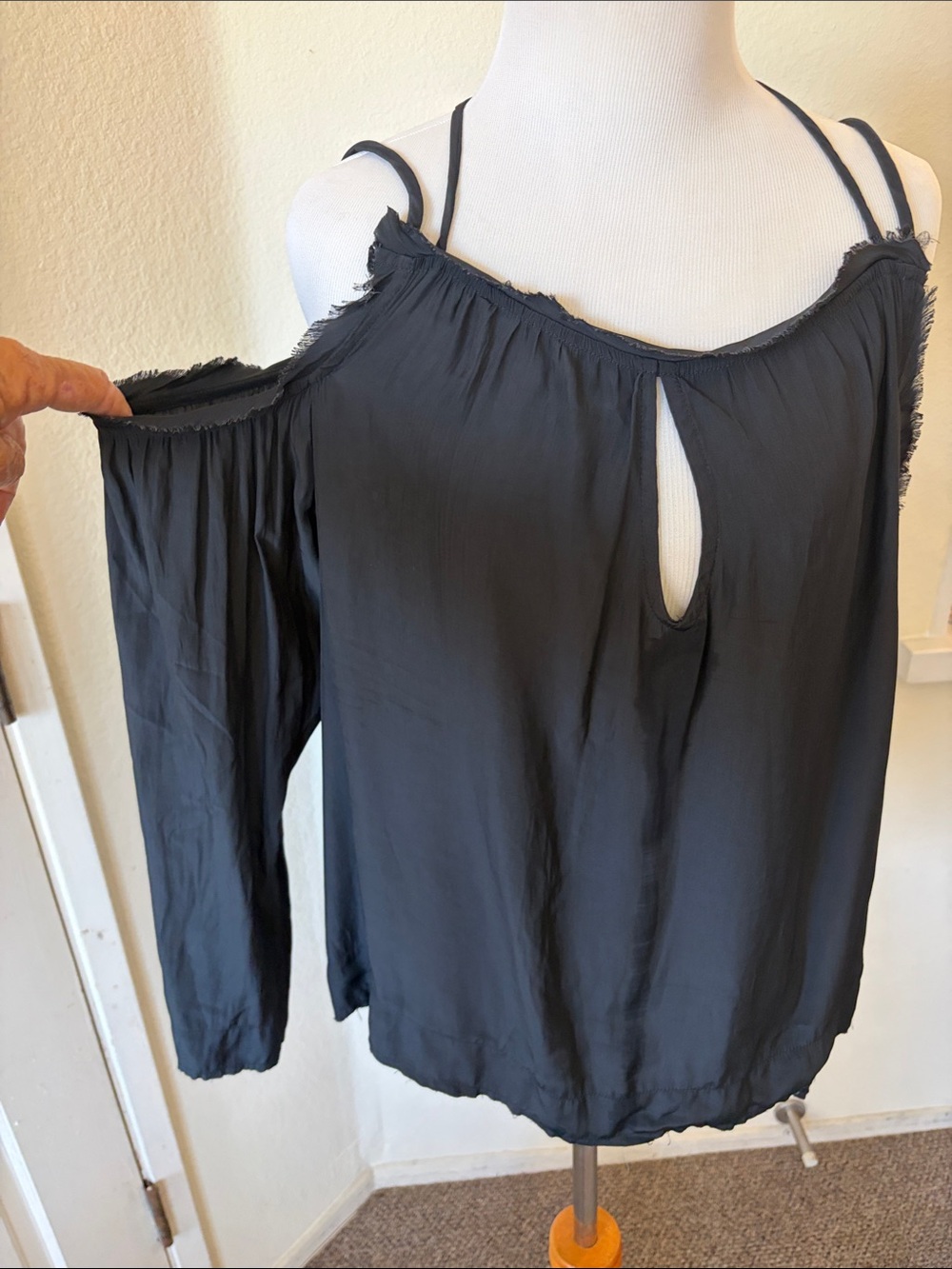 Calvin Ruckers Black Cold-Shoulder Women's Top - Untitled Brand